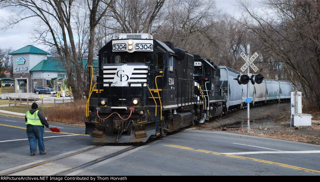 DDRV's RP-1 is almost at the Stockton Street yard with its 16 car consist